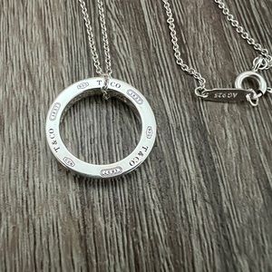 1837‎ circle necklace